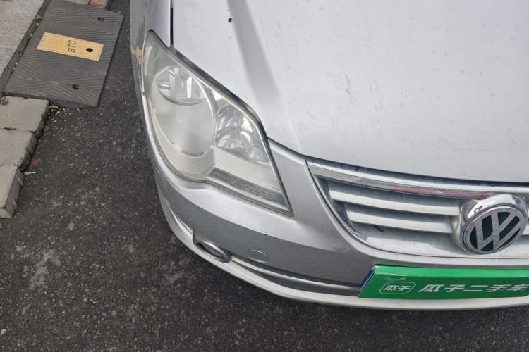 Used Volkswagen Bora 2011 1.6L Manual Fashion Edition Right Front Headlight