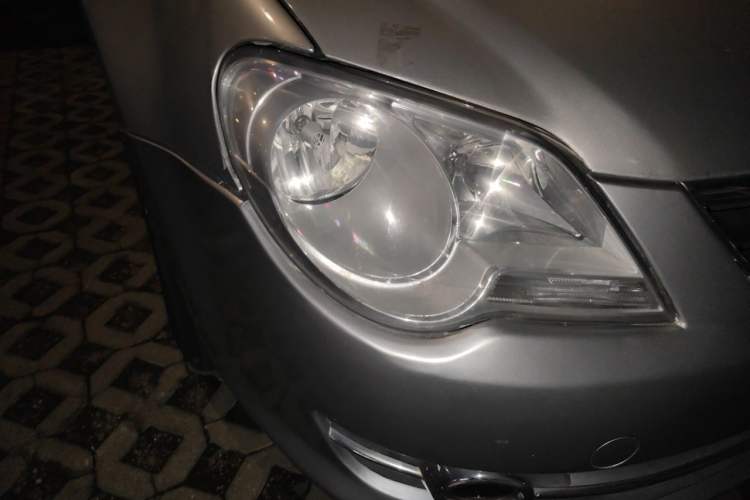 Used Volkswagen Bora 2011 1.6L Automatic Fashion Edition Right Front Headlight