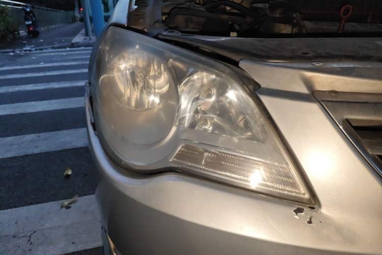 Used Volkswagen Bora 2011 1.6L Automatic Fashion Edition Right Front Headlight