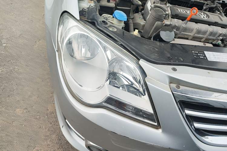 Used Volkswagen Bora 2011 1.6L Automatic Comfort Model Right Front Headlight