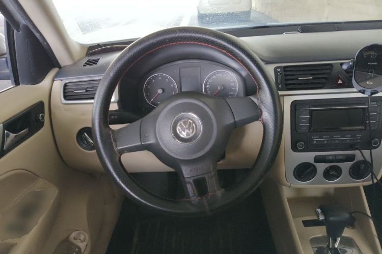 Used Volkswagen Bora 2011 1.6L Automatic Fashion Edition Steering Wheel
