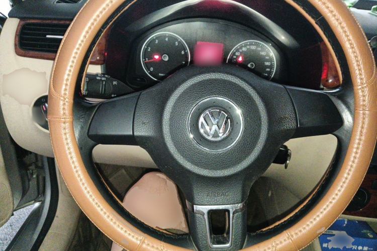 Used Volkswagen Bora 2011 1.6L Manual Comfort Version Steering Wheel