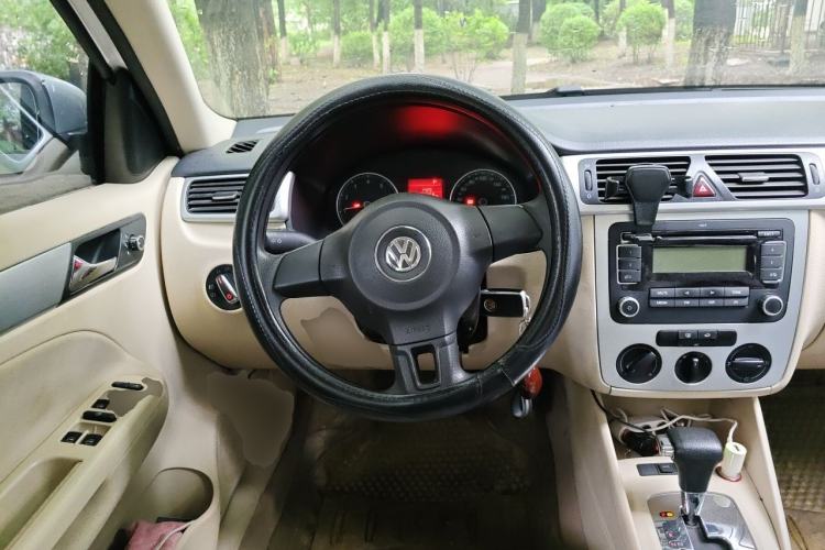 Used Volkswagen Bora 2011 1.6L Automatic Fashion Edition Steering Wheel