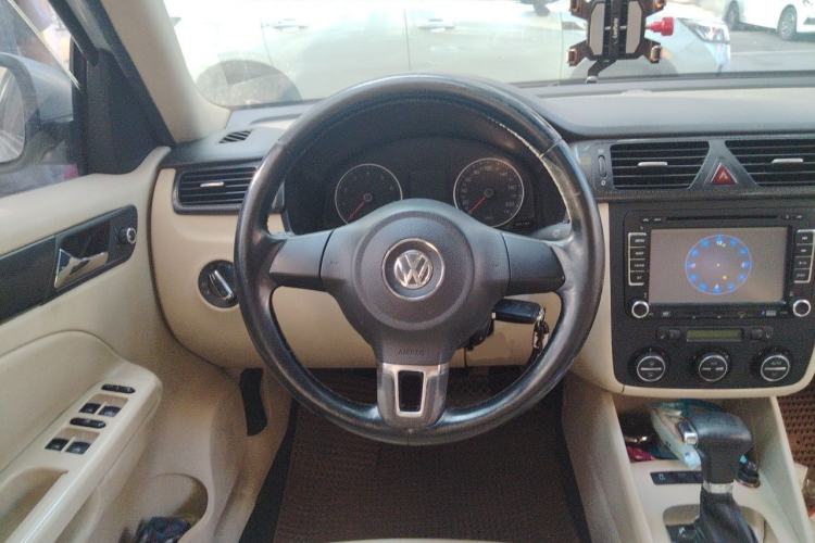 Used Volkswagen Bora 2011 1.4T Automatic Luxury Model Steering Wheel