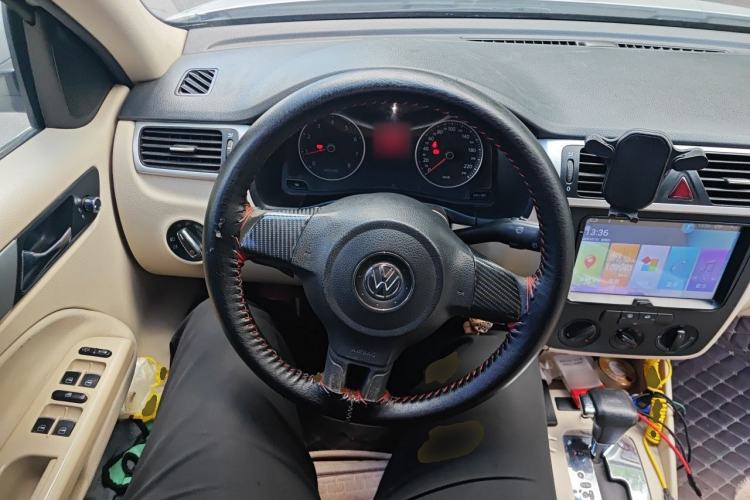 Used Volkswagen Bora 2011 1.6L Automatic Fashion Edition Steering Wheel