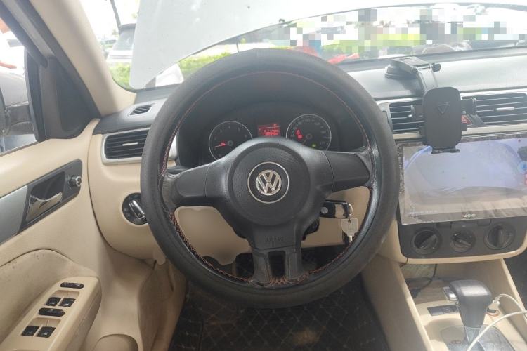 Used Volkswagen Bora 2011 1.6L Automatic Fashion Edition Steering Wheel