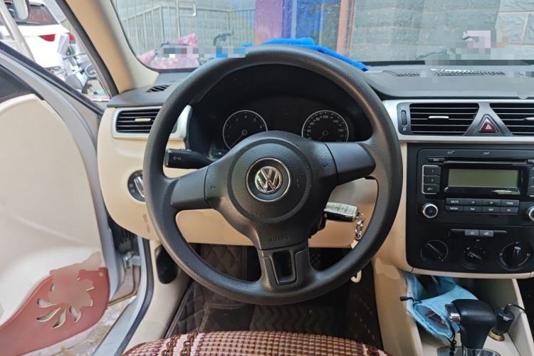 Used Volkswagen Bora 2011 1.6L Automatic Fashion Edition Steering Wheel