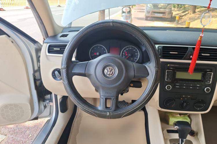 Used Volkswagen Bora 2011 1.6L Automatic Fashion Edition Steering Wheel