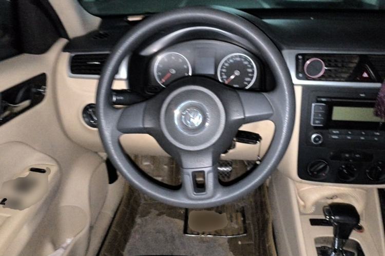 Used Volkswagen Bora 2011 1.6L Automatic Fashion Edition Steering Wheel