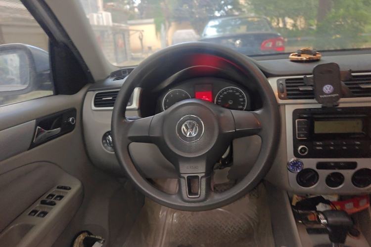 Used Volkswagen Bora 2011 1.6L Automatic Fashion Edition Steering Wheel
