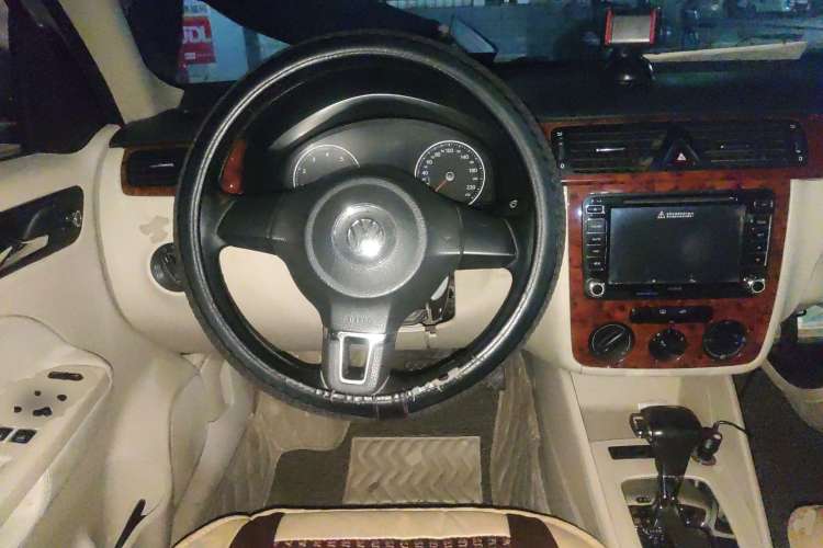 Used Volkswagen Bora 2011 1.6L Automatic Comfort Model Steering Wheel