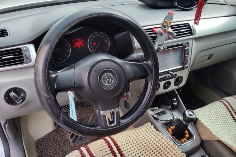 Used Volkswagen Bora 2011 1.6L Manual Comfort Version Steering Wheel