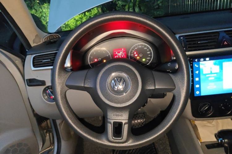 Used Volkswagen Bora 2011 1.6L Automatic Fashion Edition Steering Wheel