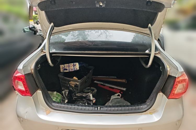 Used Volkswagen Bora 2011 1.6L Automatic Fashion Edition Trunk