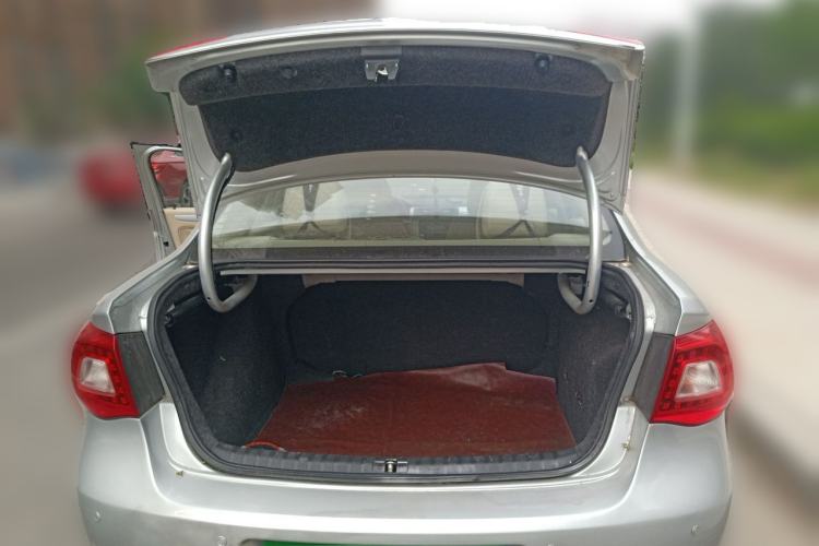 Used Volkswagen Bora 2011 1.6L Manual Fashion Edition Trunk