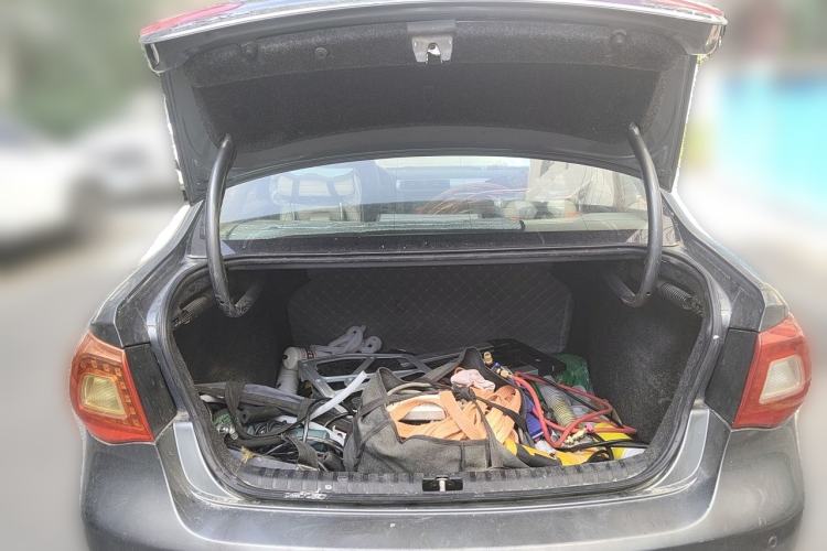 Used Volkswagen Bora 2011 1.6L Manual Fashion Edition Trunk