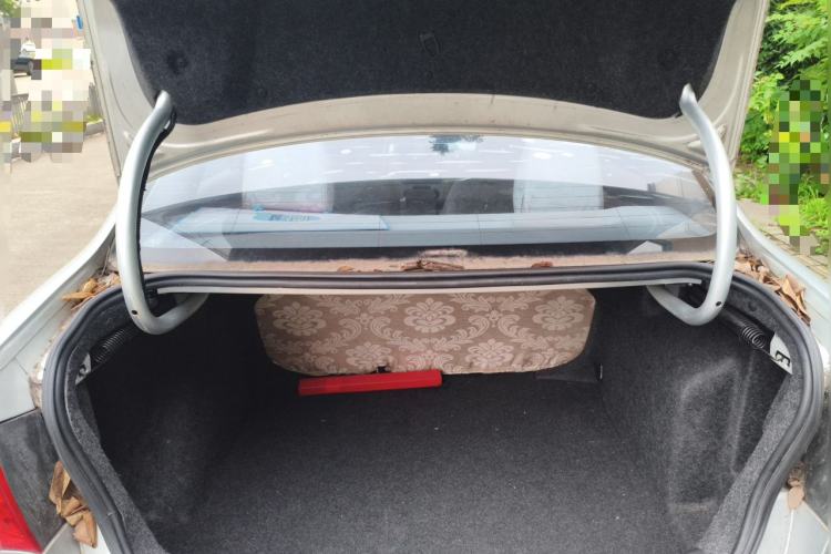Used Volkswagen Bora 2011 1.6L Automatic Fashion Edition Trunk