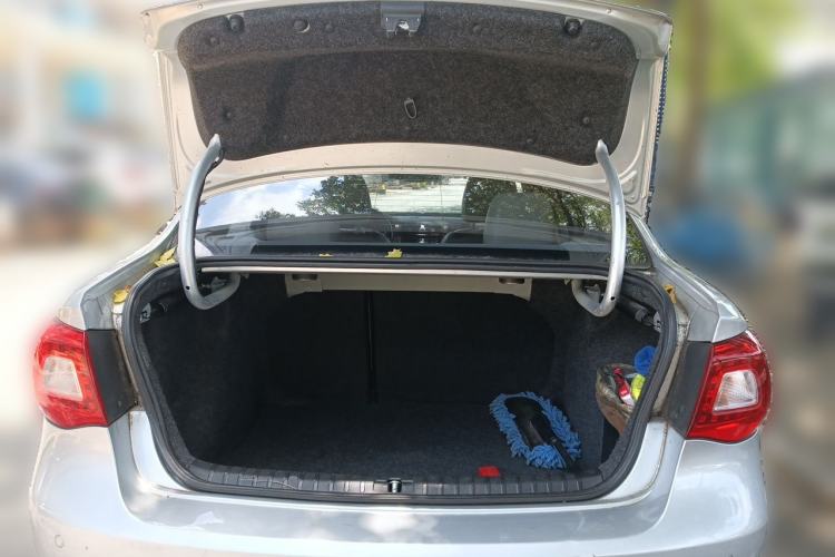 Used Volkswagen Bora 2011 1.6L Manual Comfort Version Trunk