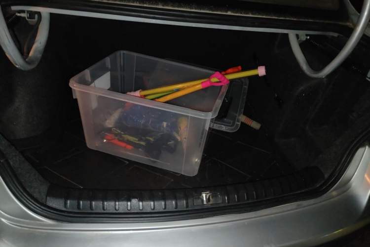 Used Volkswagen Bora 2011 1.6L Automatic Fashion Edition Trunk