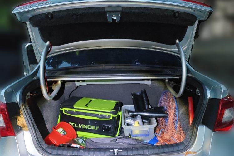 Used Volkswagen Bora 2011 1.6L Automatic Fashion Edition Trunk