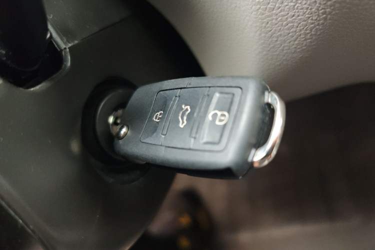 Used Volkswagen Bora 2011 1.6L Automatic Fashion Edition Vehicle Key