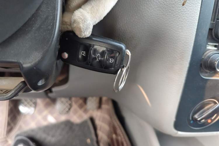 Used Volkswagen Bora 2011 1.6L Manual Fashion Edition Vehicle Key