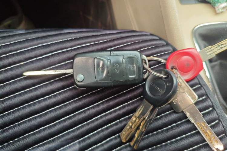 Used Volkswagen Bora 2011 1.6L Manual Fashion Edition Vehicle Key