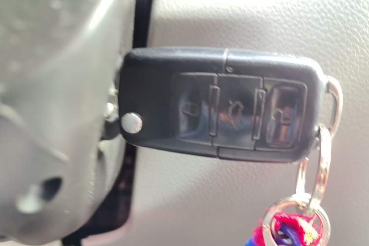 Used Volkswagen Bora 2011 1.6L Manual Fashion Edition Vehicle Key