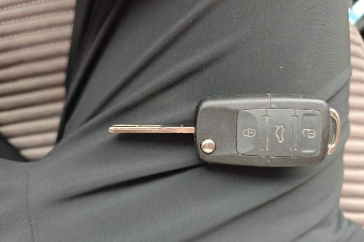 Used Volkswagen Bora 2011 1.6L Manual Fashion Edition Vehicle Key