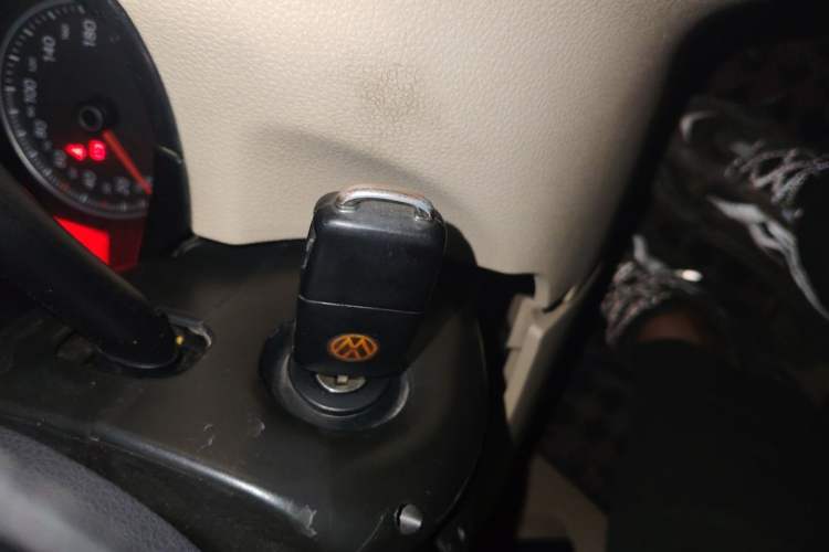 Used Volkswagen Bora 2011 1.6L Manual Fashion Edition Vehicle Key
