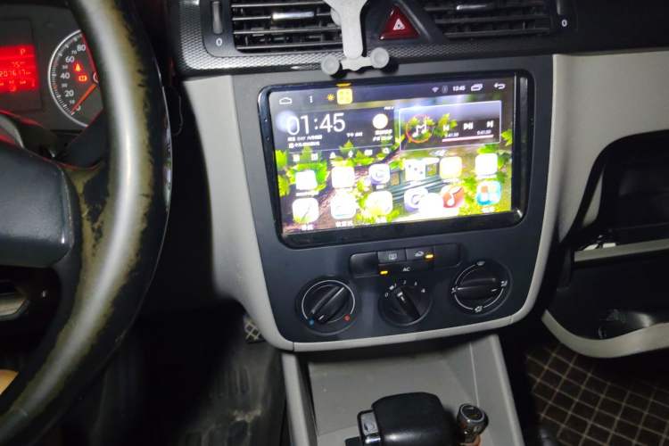 Used Volkswagen Bora 2011 1.6L Automatic Comfort Model Audio And AC Panel
