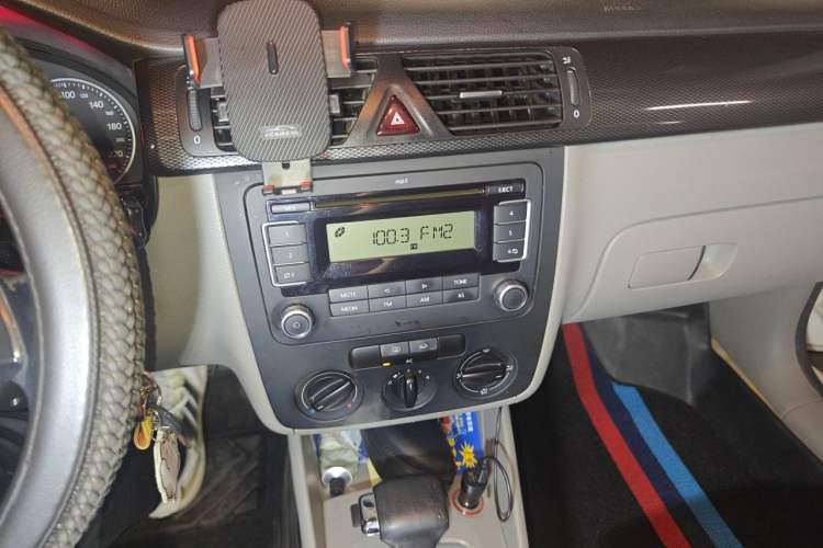 Used Volkswagen Bora 2011 1.6L Automatic Comfort Model Audio And AC Panel