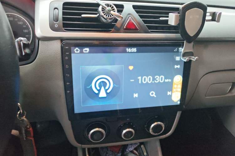 Used Volkswagen Bora 2011 1.6L Manual Fashion Edition Audio And AC Panel