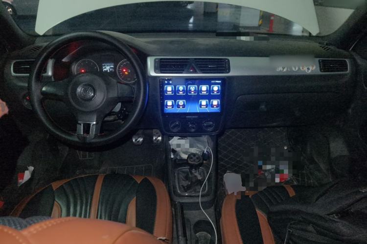 Used Volkswagen Bora 2011 1.4T Manual Comfort Model Center Console