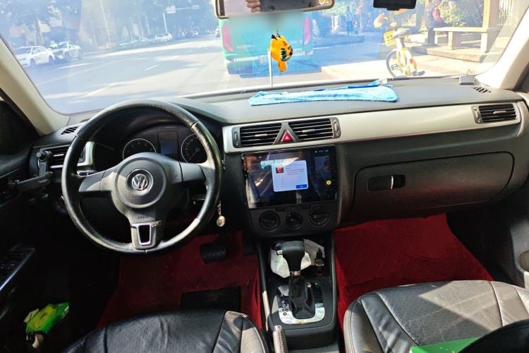 Used Volkswagen Bora 2011 1.4T Automatic Comfort Model Center Console