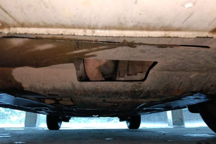 Used Volkswagen Bora 2011 1.6L Manual Fashion Edition Chassis Front