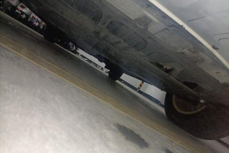Used Volkswagen Bora 2011 1.6L Manual Comfort Version Chassis Front