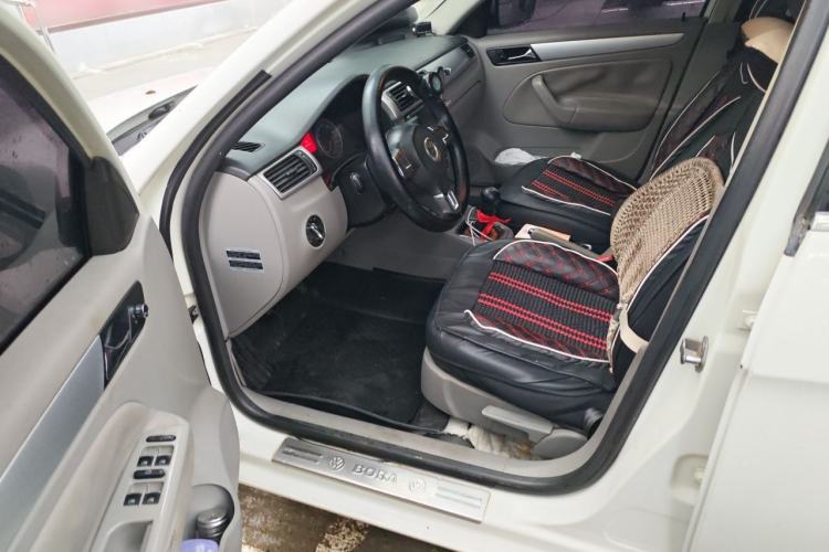 Used Volkswagen Bora 2011 1.6L Manual Fashion Edition Driver Seat