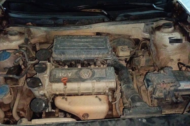 Used Volkswagen Bora 2011 1.6L Manual Fashion Edition Engine Bay