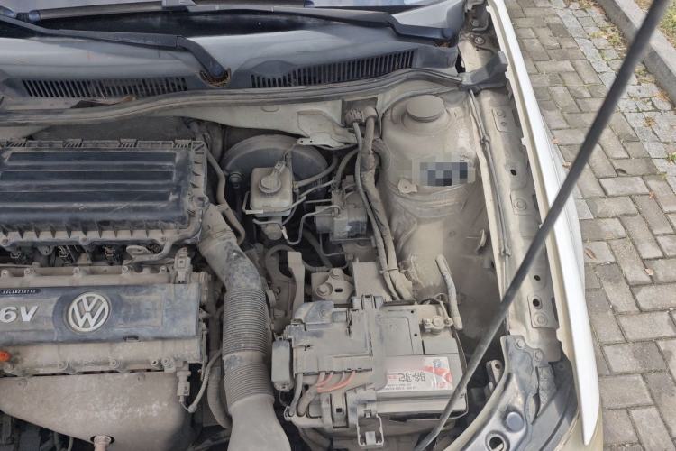 Used Volkswagen Bora 2011 1.6L Manual Fashion Edition Engine Bay Left