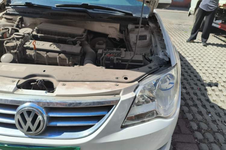 Used Volkswagen Bora 2011 1.6L Manual Fashion Edition Engine Bay Left