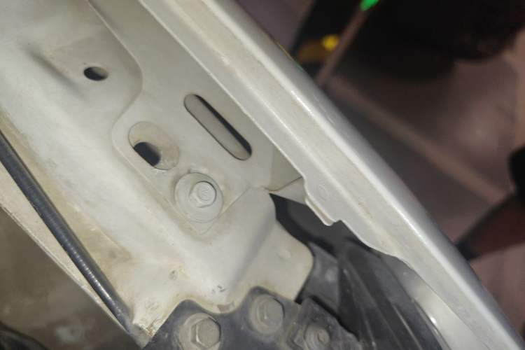 Used Volkswagen Bora 2011 1.6L Automatic Comfort Model Engine Bay Left