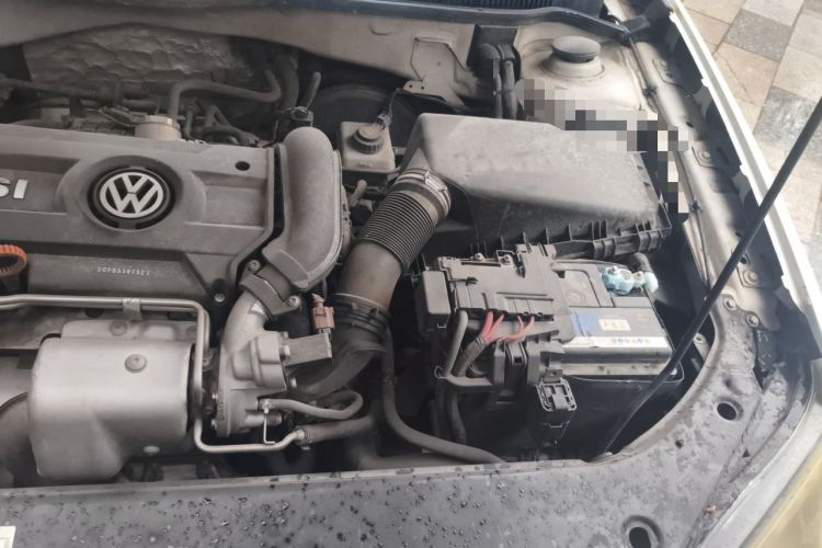 Used Volkswagen Bora 2011 1.4T MT Sportline Engine Bay Left