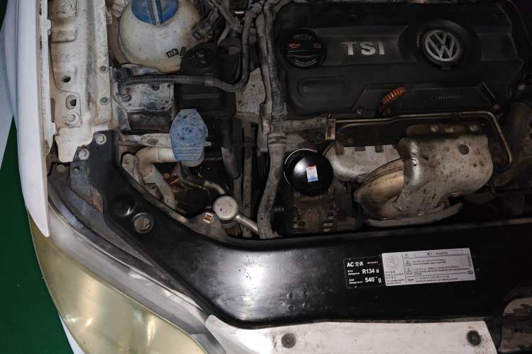 Used Volkswagen Bora 2011 1.4T Automatic Comfort Model Engine Bay Right