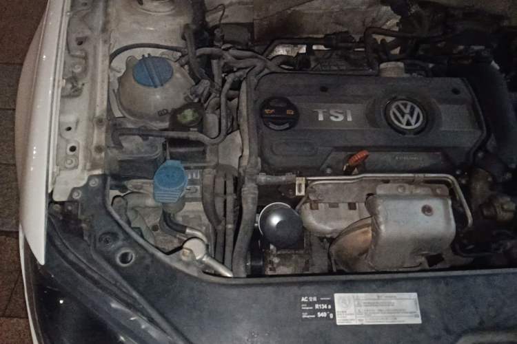 Used Volkswagen Bora 2011 1.4T AT Sportline Engine Bay Right
