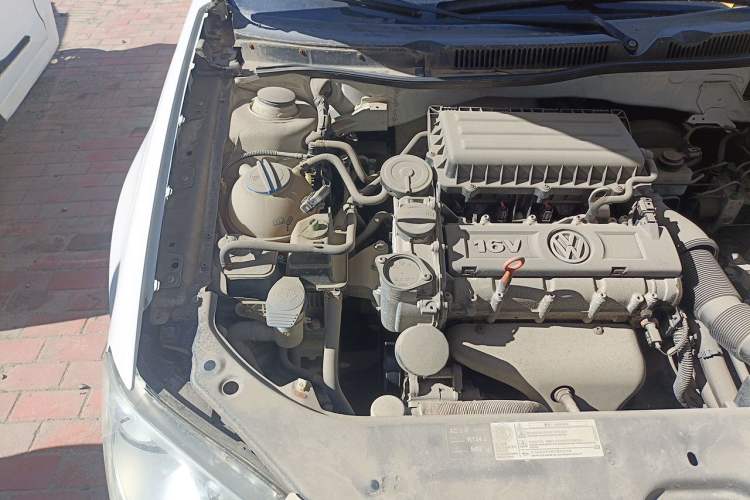 Used Volkswagen Bora 2011 1.6L Manual Comfort Version Engine Bay Right