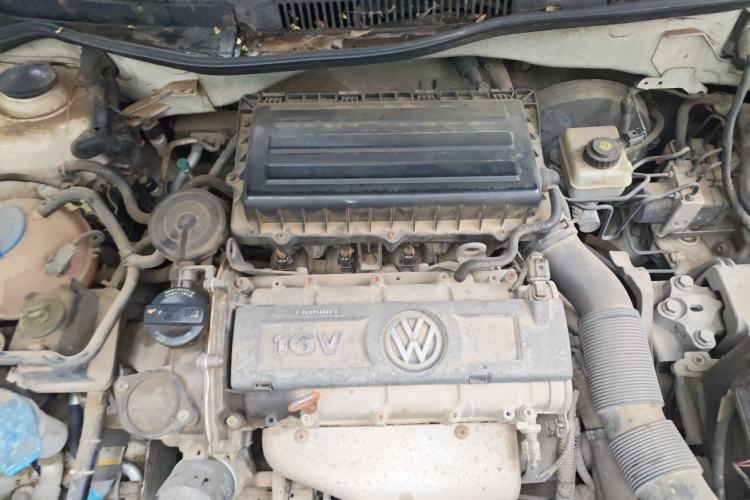 Used Volkswagen Bora 2011 1.6L Manual Fashion Edition Engine Bay