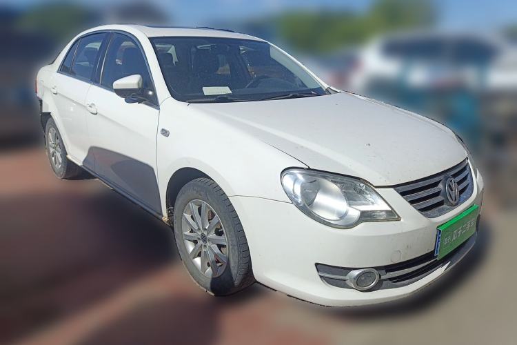 Used Volkswagen Bora 2011 1.6L Manual Comfort Version Front Right 45 Deg