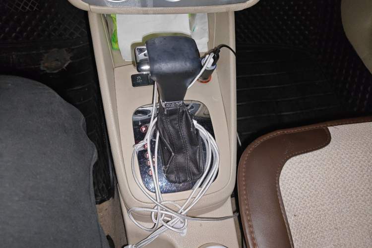 Used Volkswagen Bora 2011 1.4T Automatic Comfort Model Gear Lever