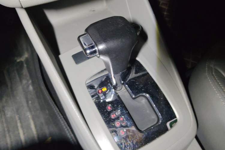 Used Volkswagen Bora 2011 1.6L Automatic Comfort Model Gear Lever